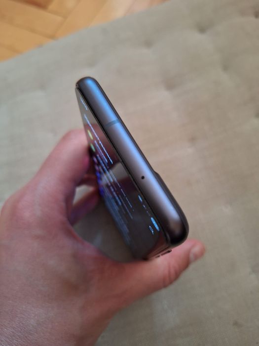 Продам Смартфон / флагман Samsung Galaxy S21 FE 5G 6/128gb SM-G990B/DS