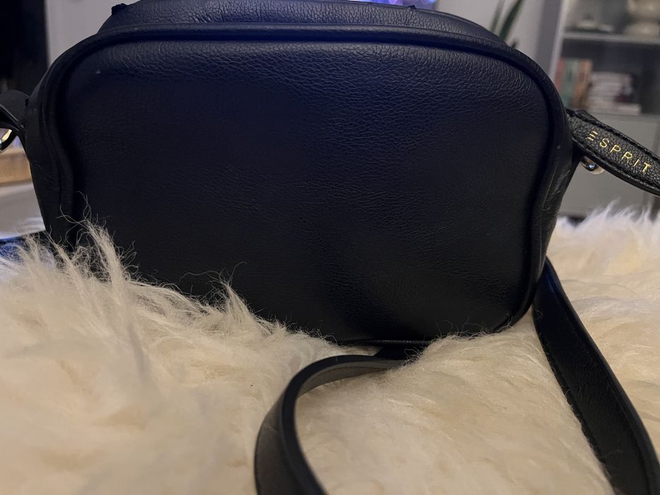 Torebka listonoszka czarna Esprit