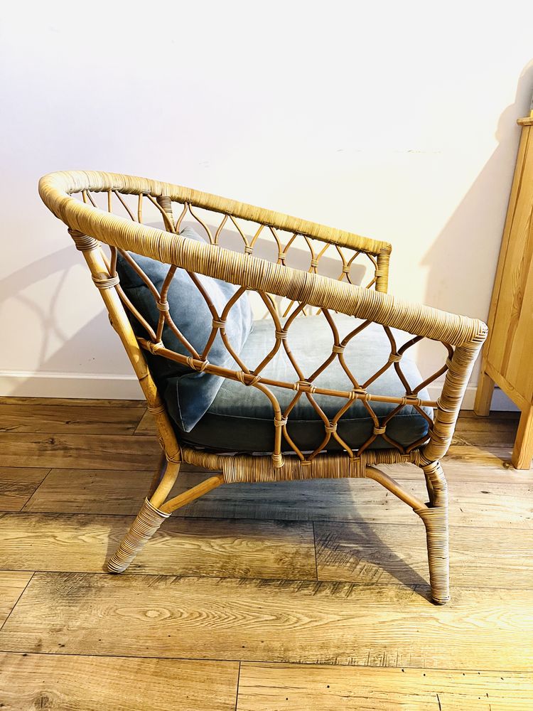 Fotel z poduszka Ikea rattanowy Stockholm szary grafitowy