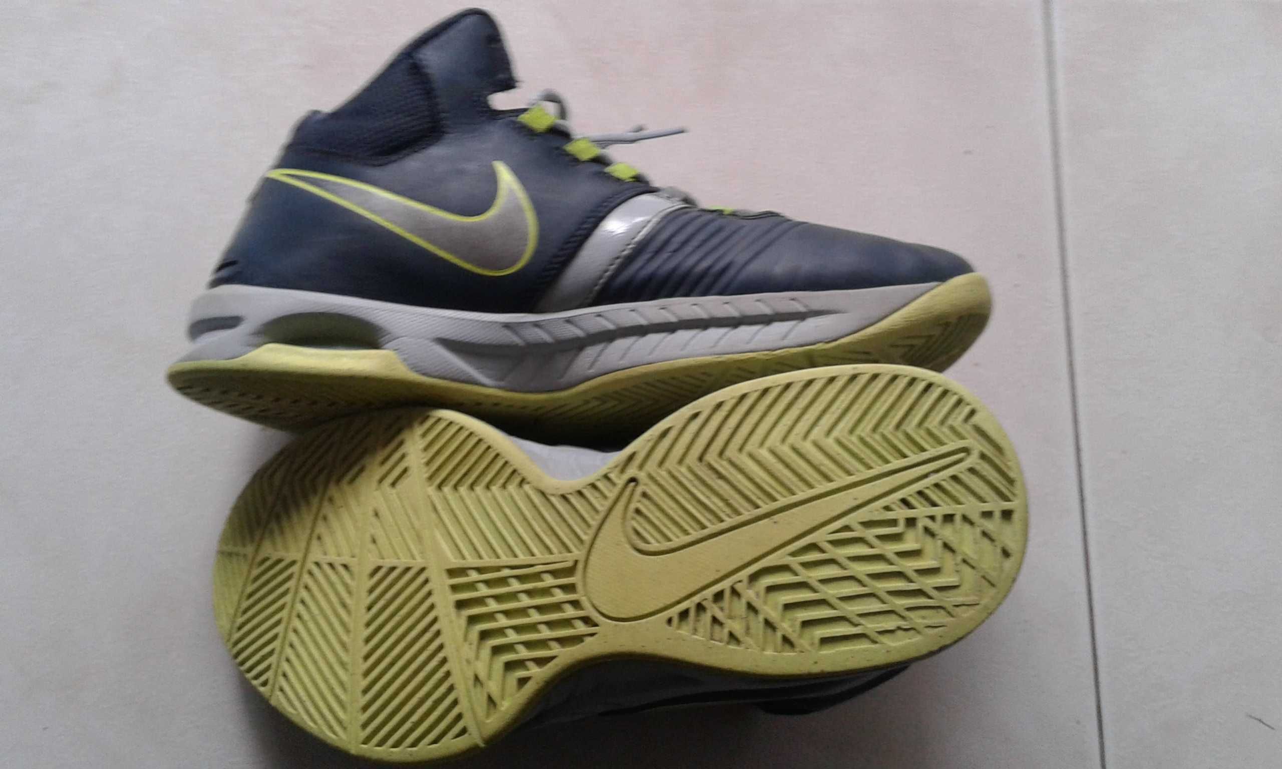 Botas NIKE 40,5 usadas (pouco uso) [Novo Preço]