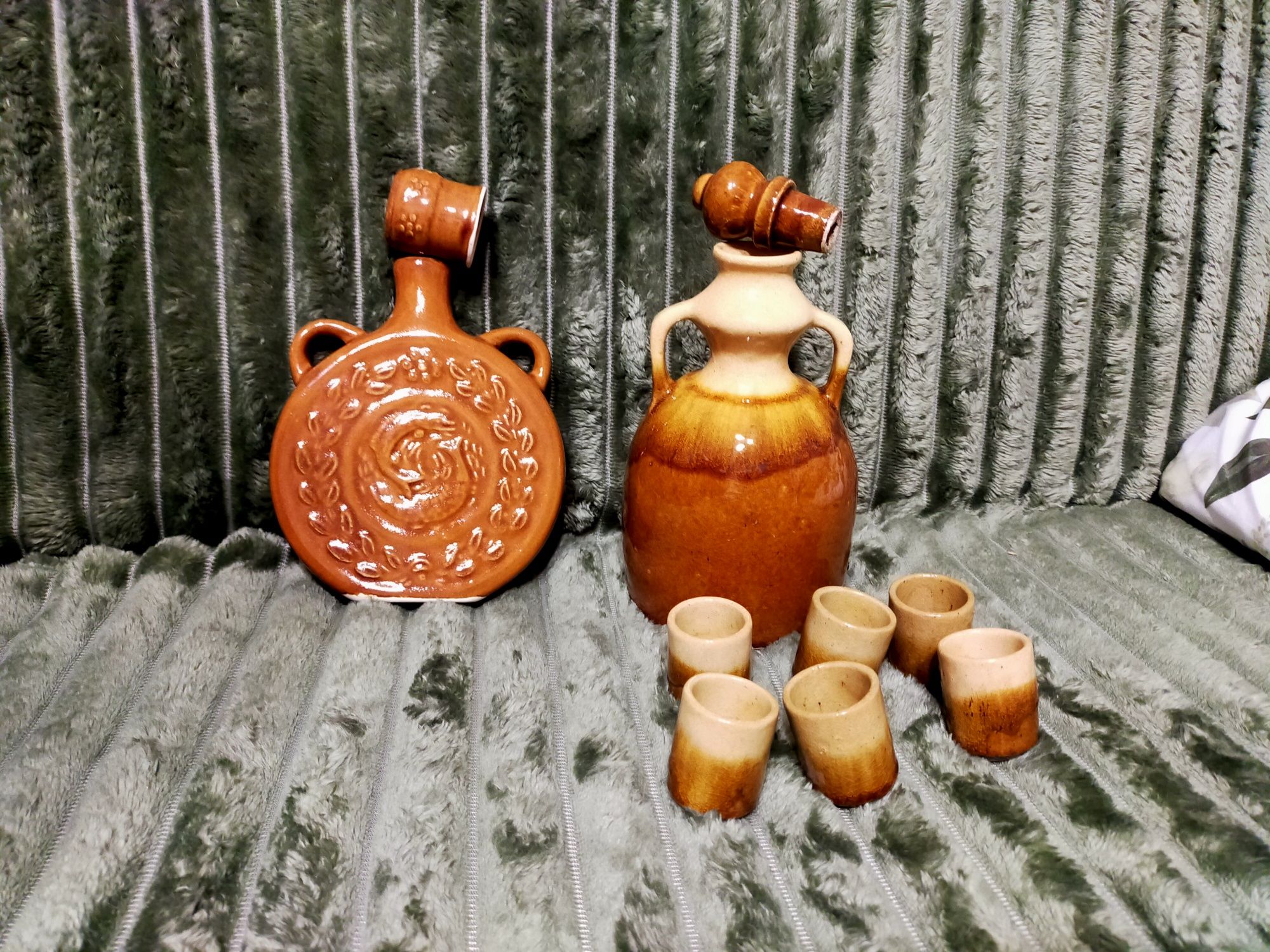Karafka na wino , nalewki , porcelana PRL