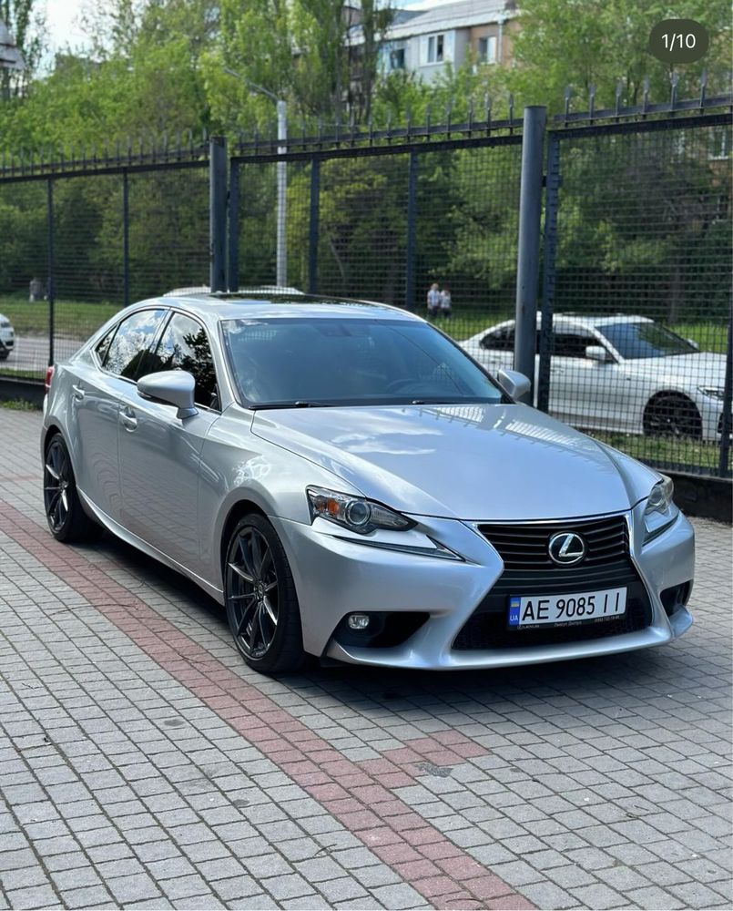 Lexus is200t ис лексус