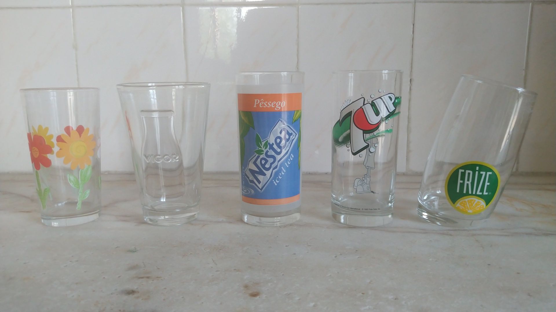 Conjunto 5 Copos Colecção 7UP Nestea Frize Vigor Flores