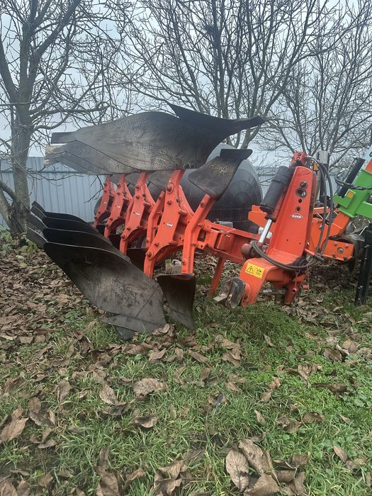 Продам плуг КИHN