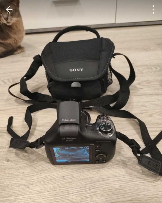 Câmera fotográfica Sony mais bolsa e carregador