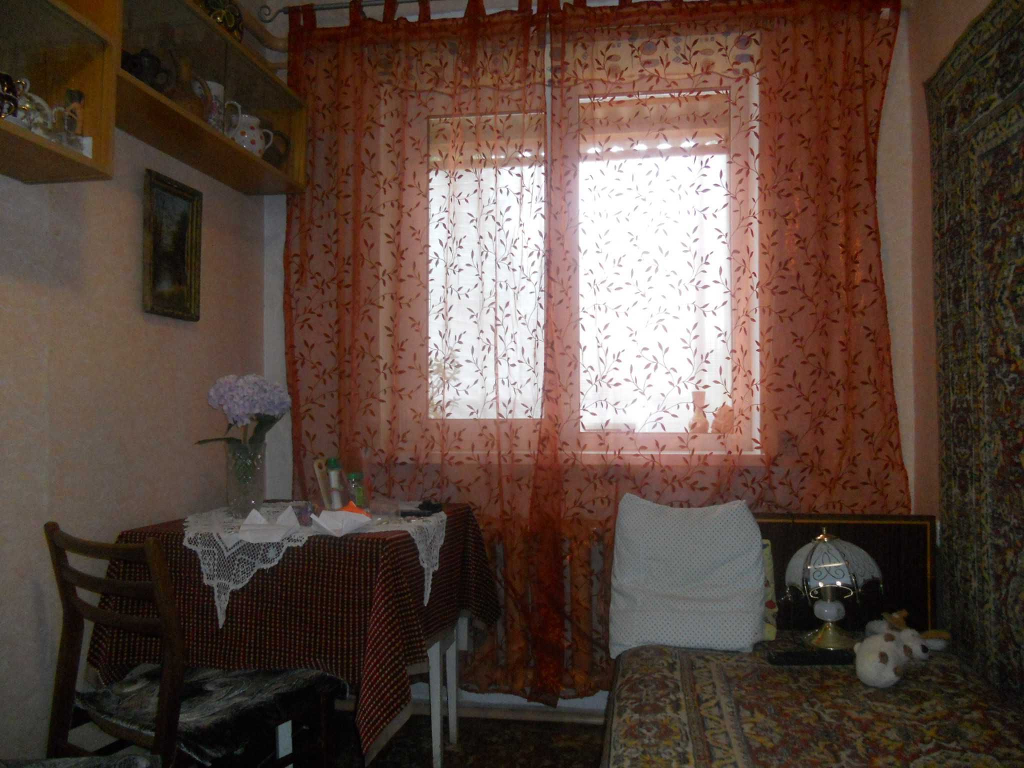 Кімната для дівчини\жінки Буча