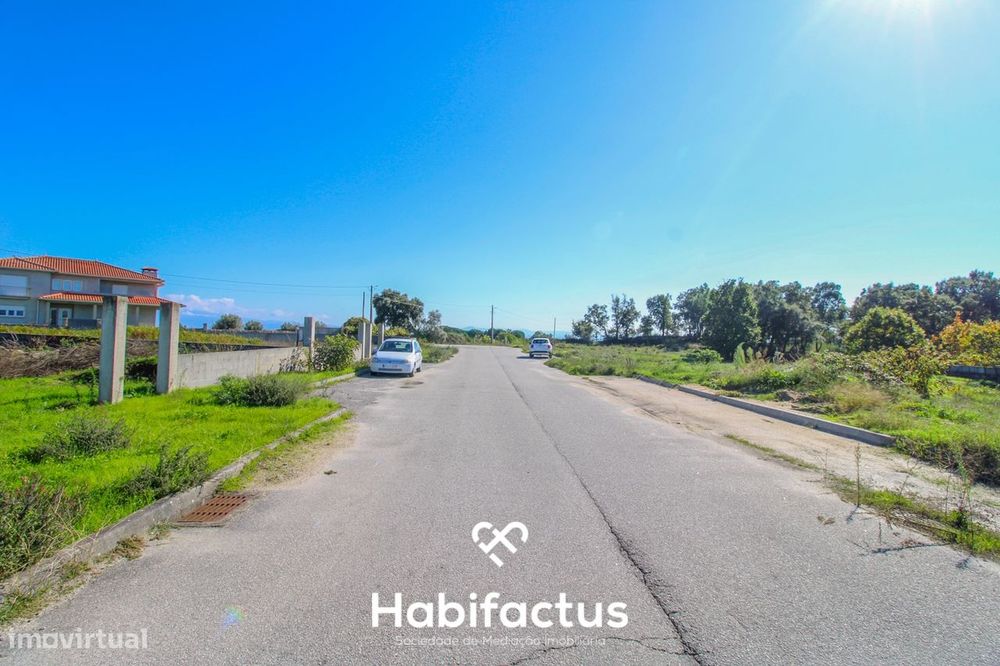 Lote Lajeosa do Dão bons acessos a Viseu, tranquilidade da vila,