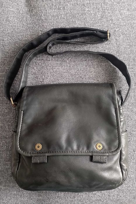 Bolsa tiracolo em pele marca Active Camel