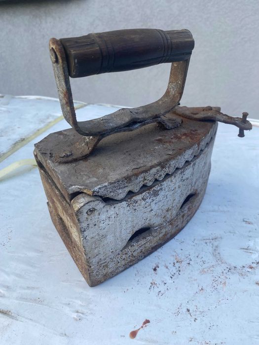 Stare zabytkowe żelazka