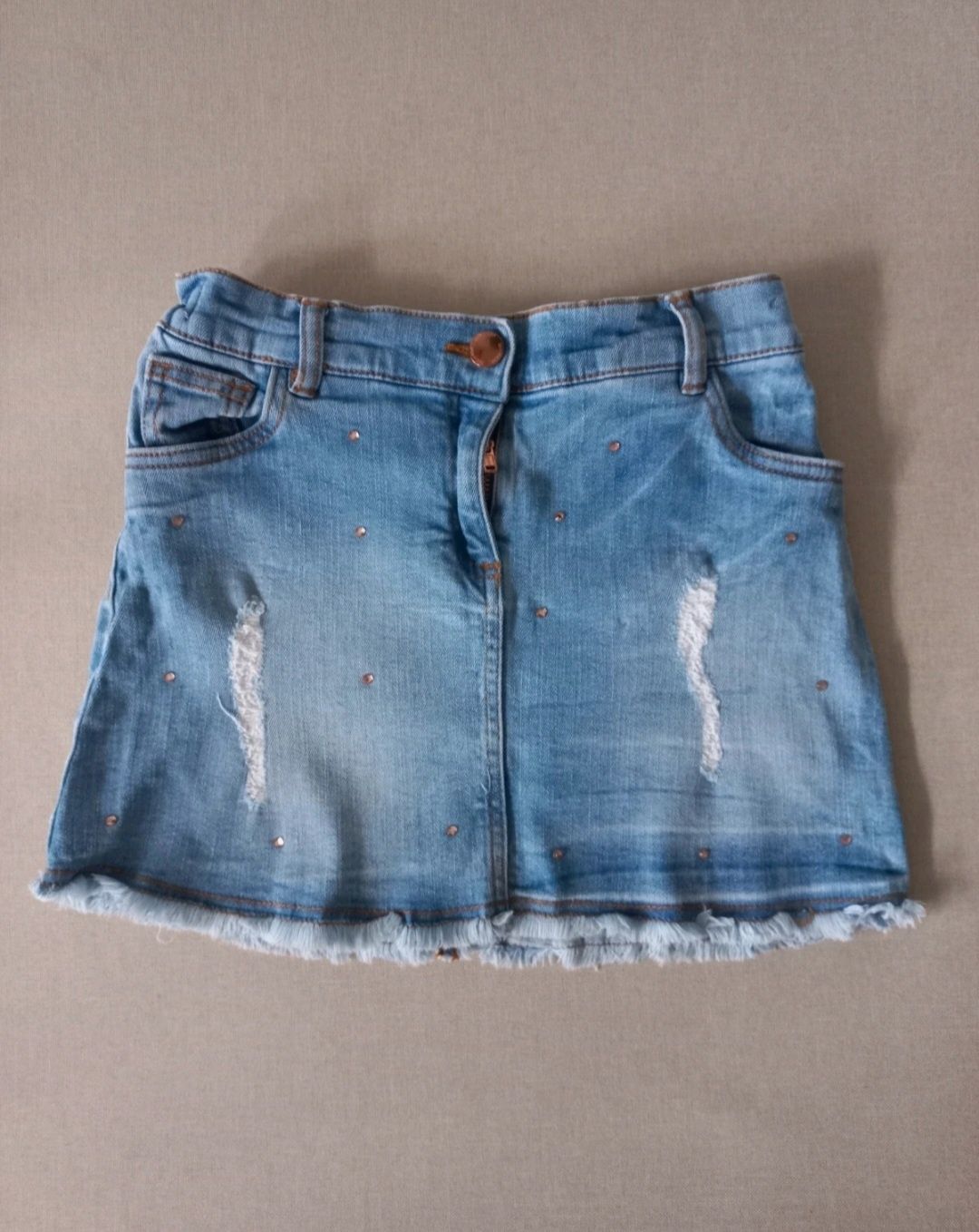 F&F spódniczka jeansowa z dżetami r.134