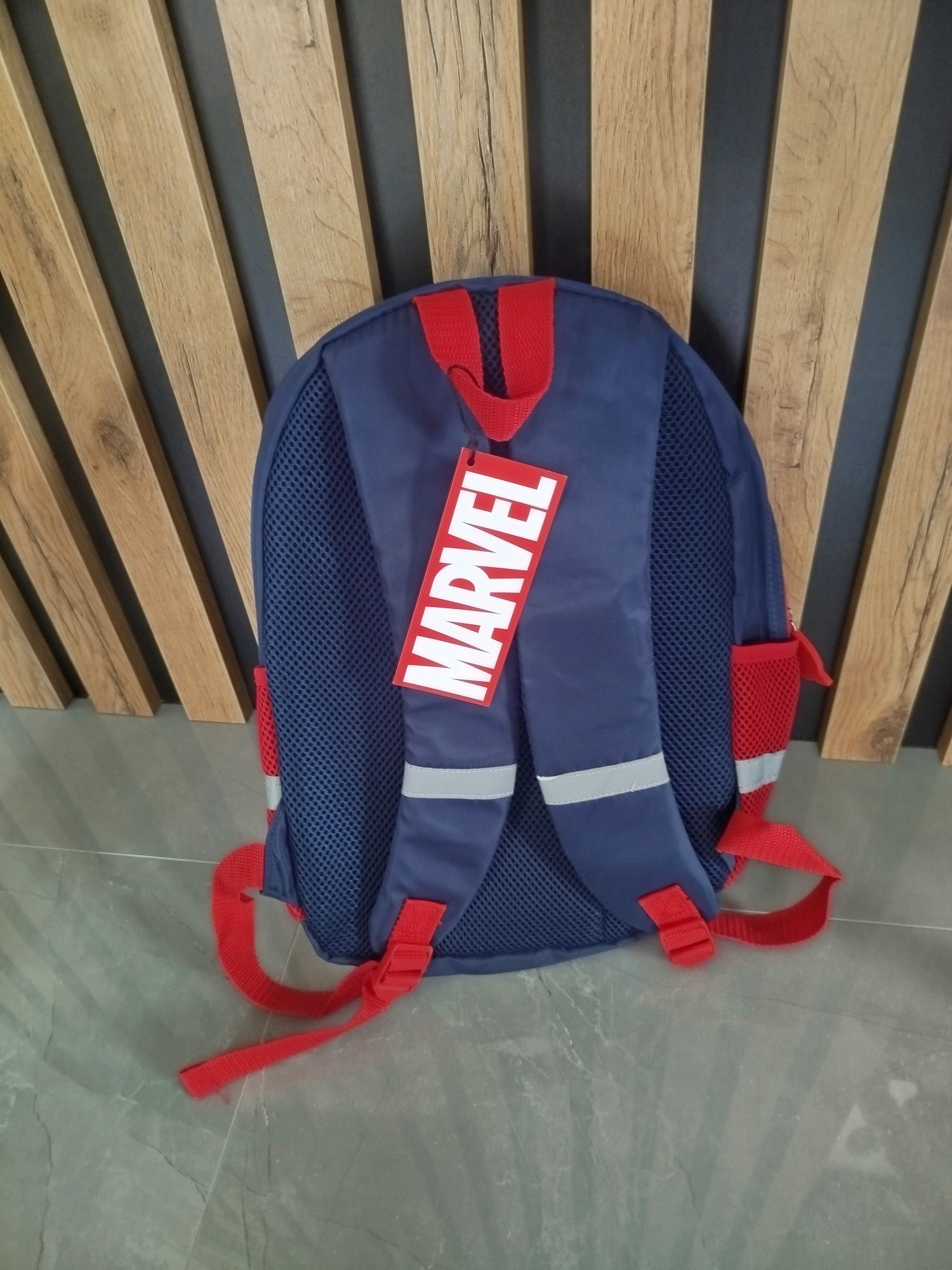 Nowy duży plecak szkolny Marvel