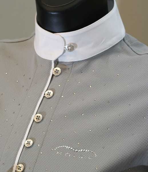 Polo de senhora para provas de equitação