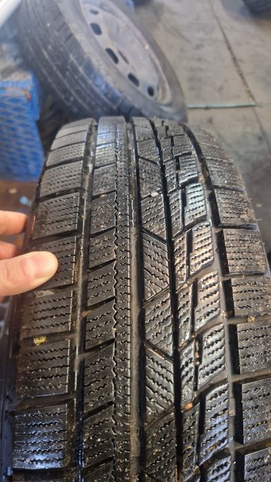 Sprzedam opony zimowe Firemax 195/65 15