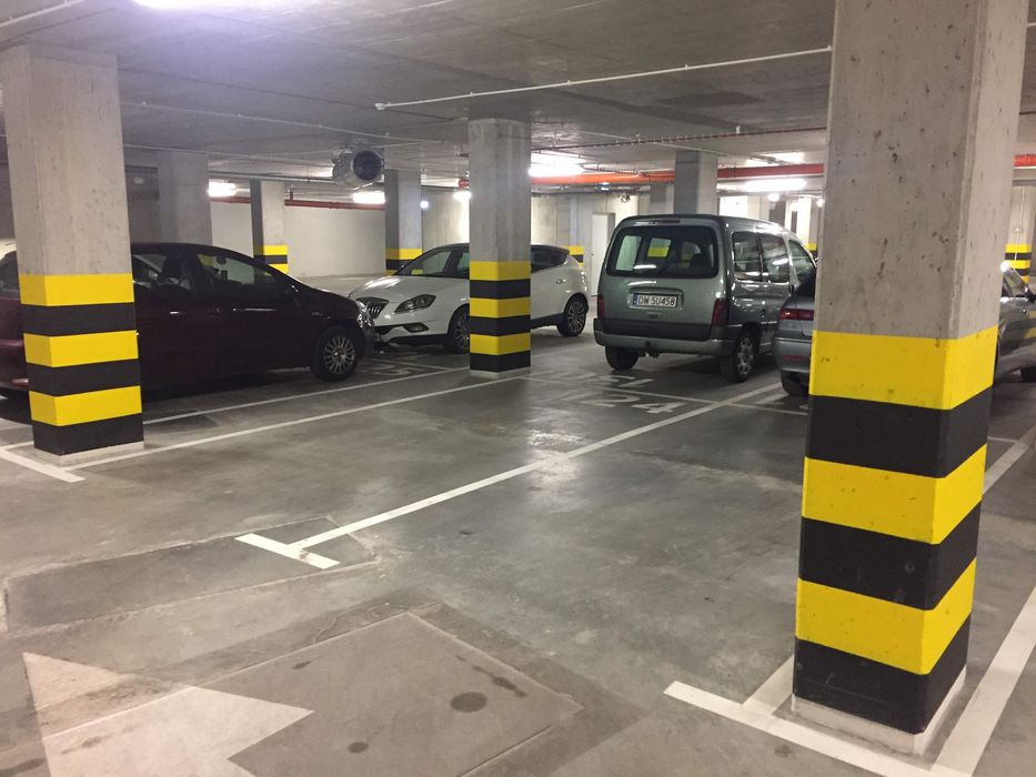 Sprzedam miejsce postojowe Krakowskie Tarasy ul. Krakowska