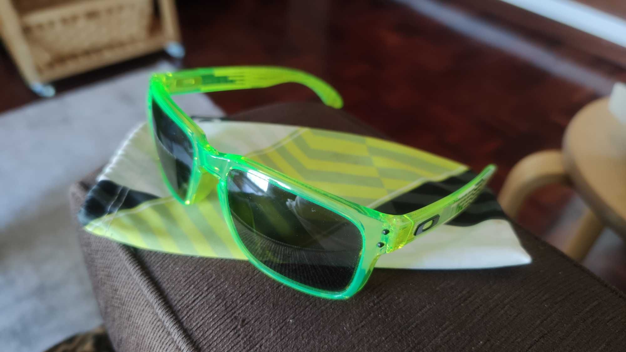 Oakley Holbrook Deuce Coupe edição limitada