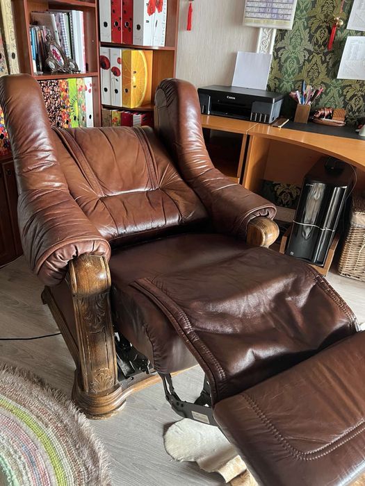 Кожанные диван, кресло и кресло массажное