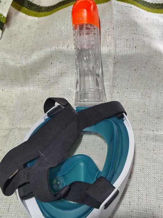 Маски для снорклінгу.