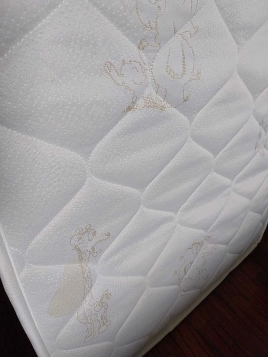 Cama de Grades com Colchão Usados
