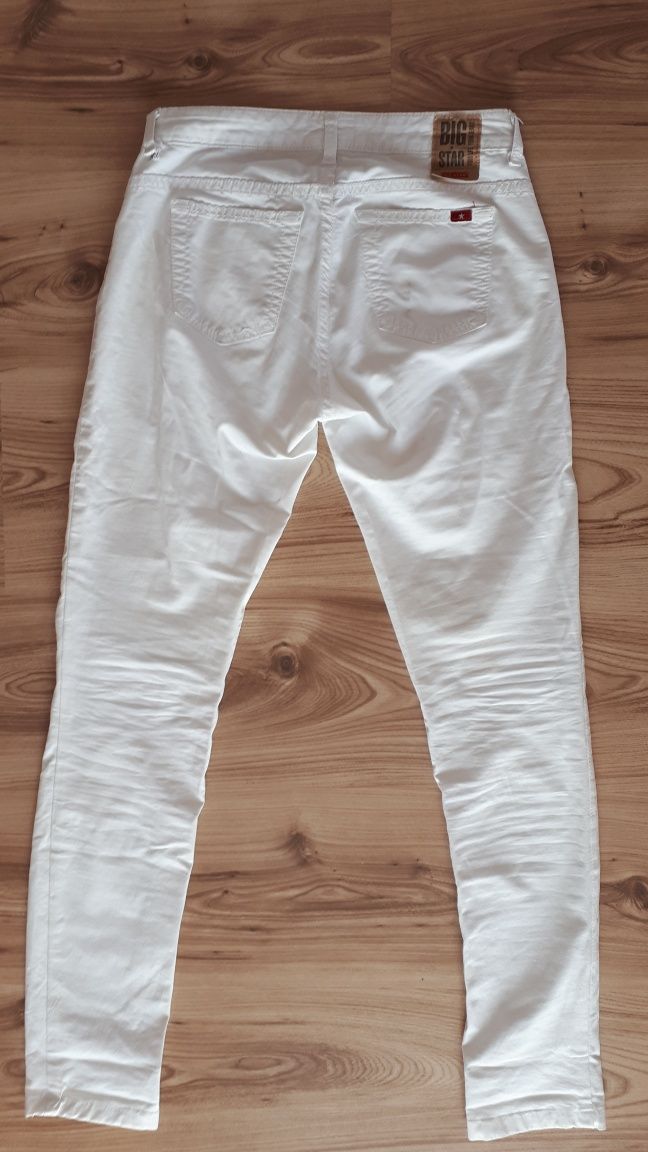Białe spodnie big star
