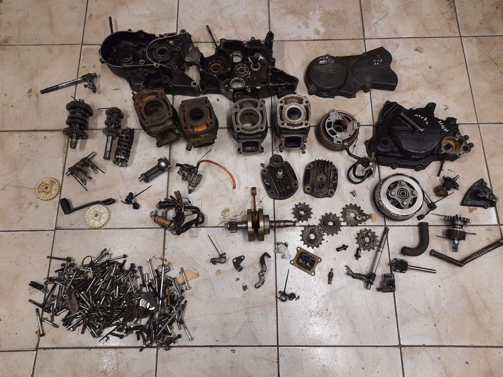 Honda MTX 80 silnik HD08E części wał głowica kartery skrzynia kapa