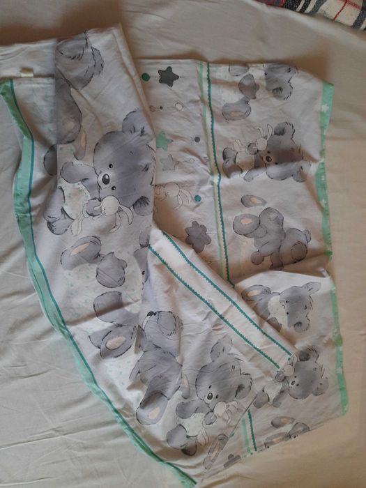 Komplet poszewek na pościel + ochraniacz na łóżeczko