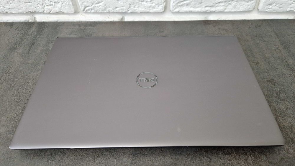 Ноутбук Dell Vostro 7500 / i7-1075H/GTX 1650/16GB/1ТБ