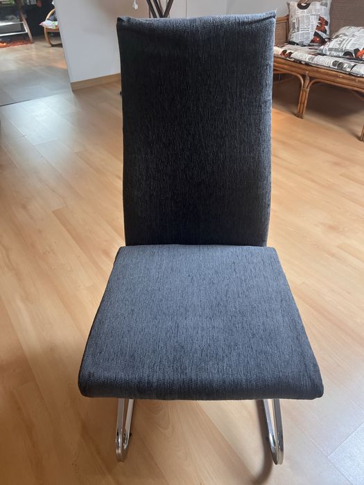 Vendo 4 cadeiras de sala de jantar