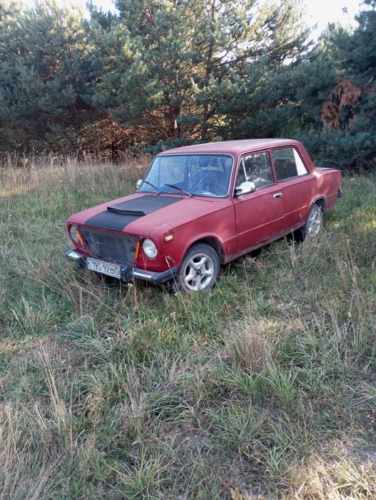 Продам ВАЗ 2101 НА ХОДУ ще даю ще одного мотора і детілі жеякі