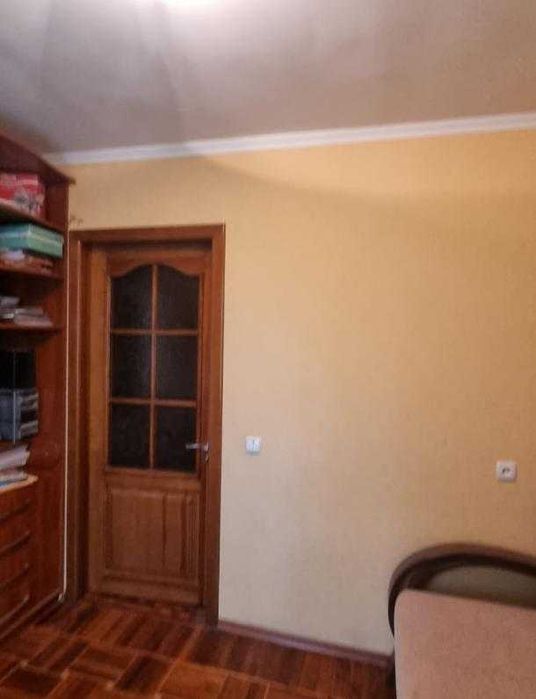 Продам зх комнатную квартиру нп Холодной Горе в кирпичном доме