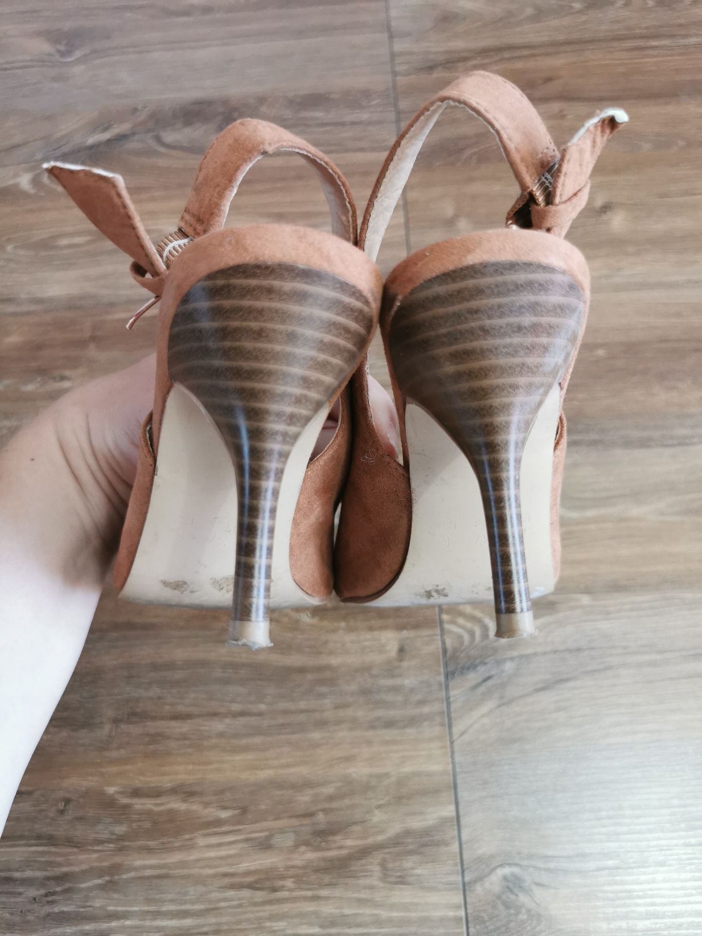 Buty na obcasie półbuty bez pięty szpilki 37