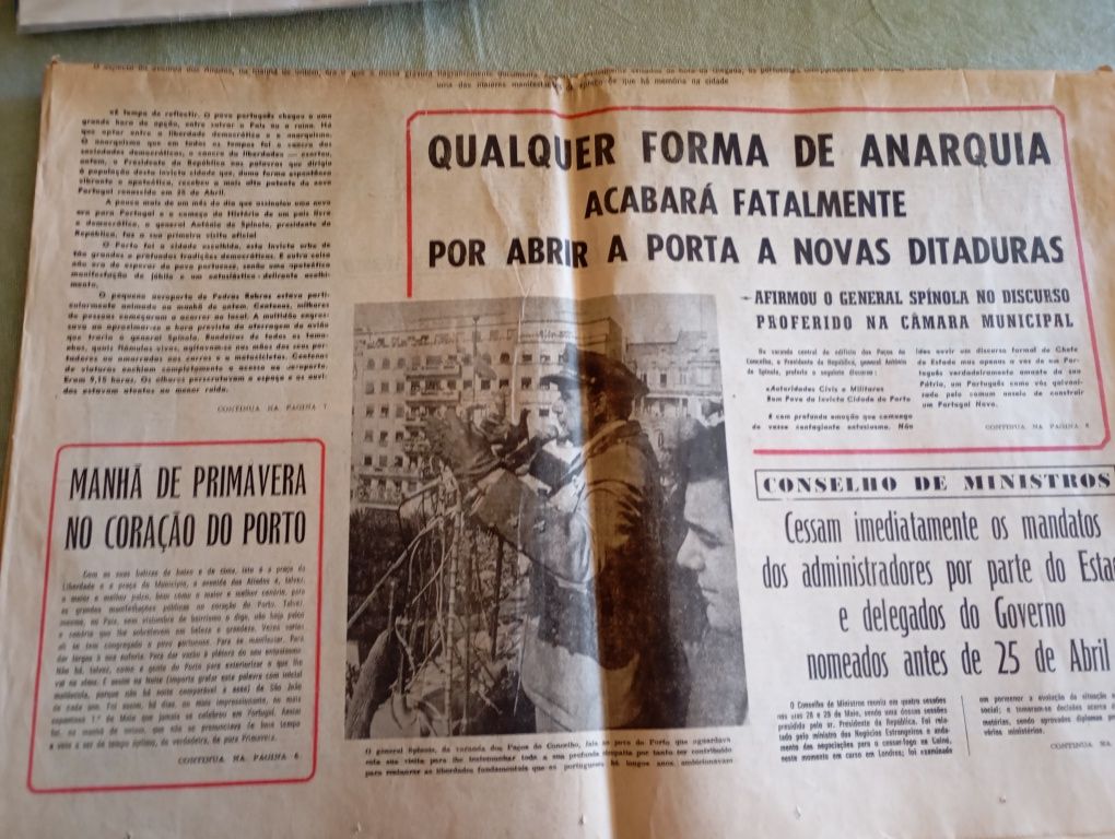 2 exemplares de O Comercio do Porto de 28 e 30 de maio de 1974