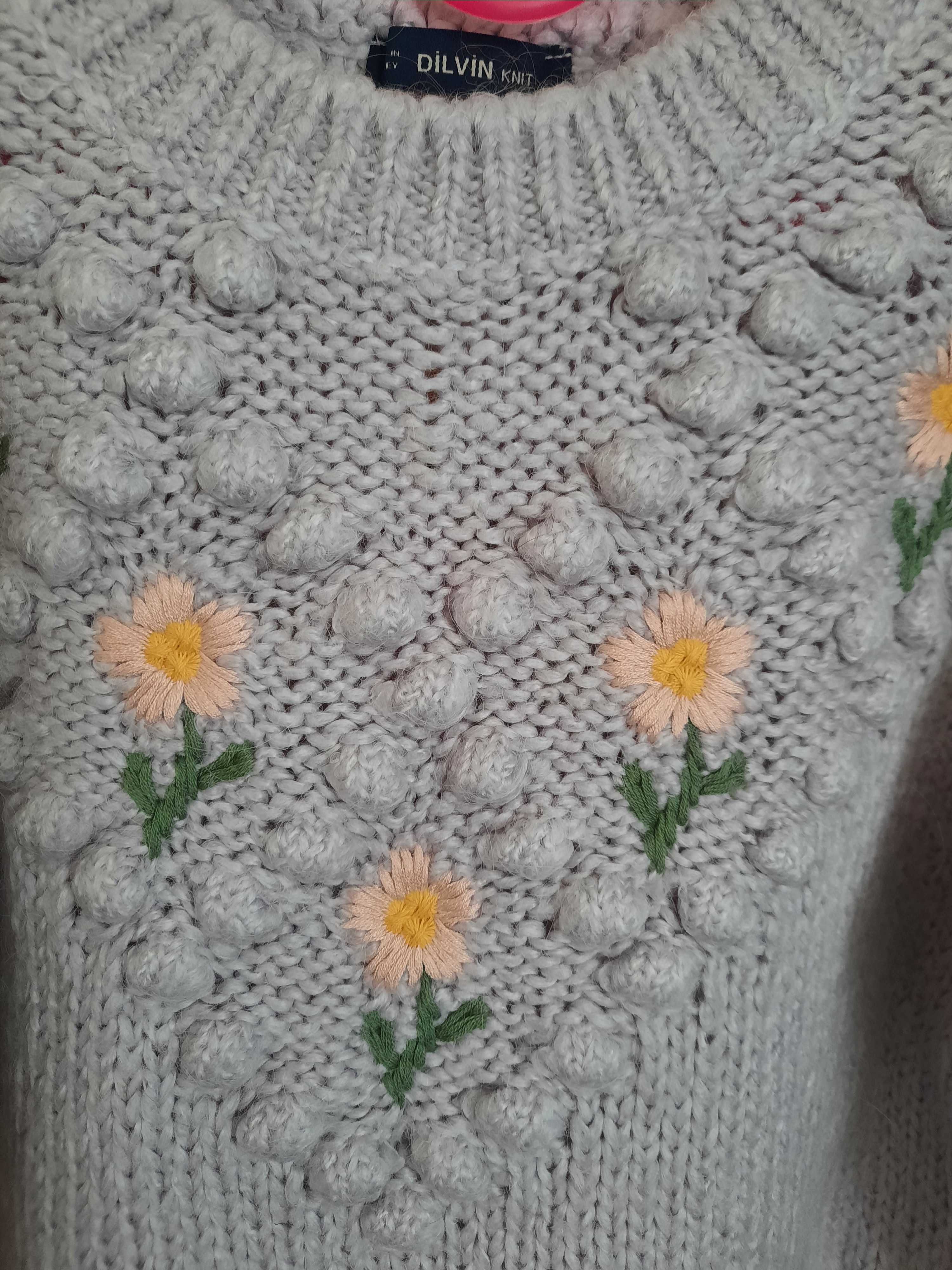 Жіночий светр лавандового кольору