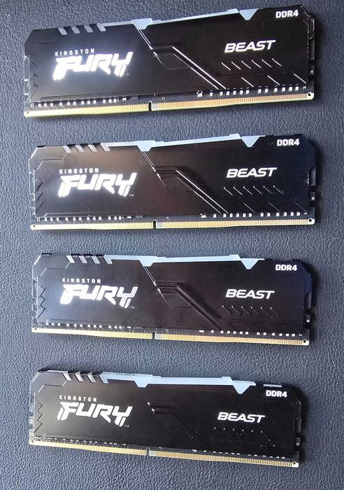 Kingston Fury Beast DDR4-3600 CL17 4x8GB