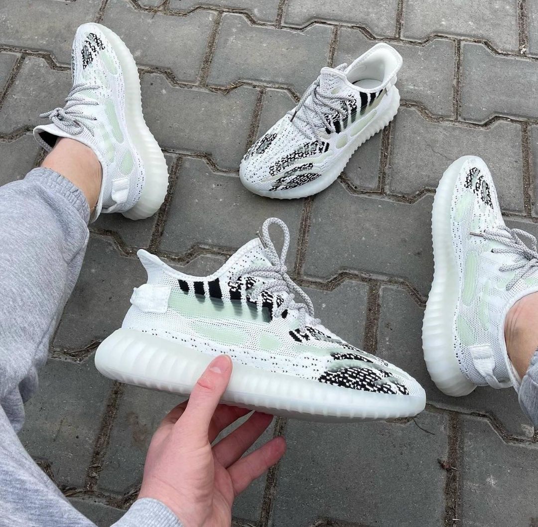 Кроссівки в стилі Adidas Yeezy boost