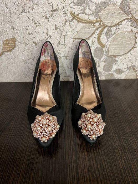 Продам чорні туфлі Ted Baker