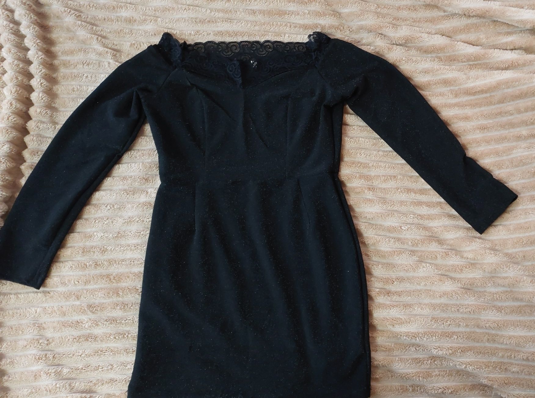 Міні сукня чорного кольору