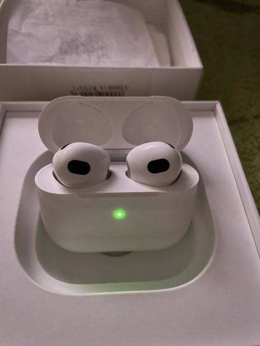 Продаю свои AirPods 3