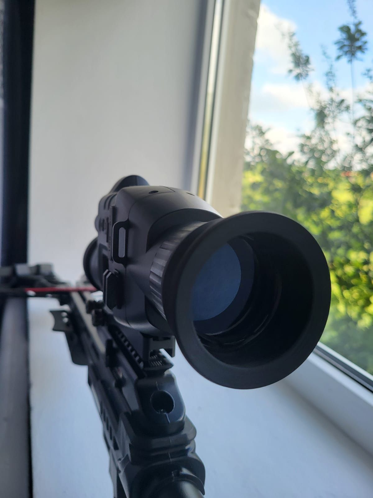 Продам приціл HENDBAKER  cy 789. День- ніч.В ідеальному станіі