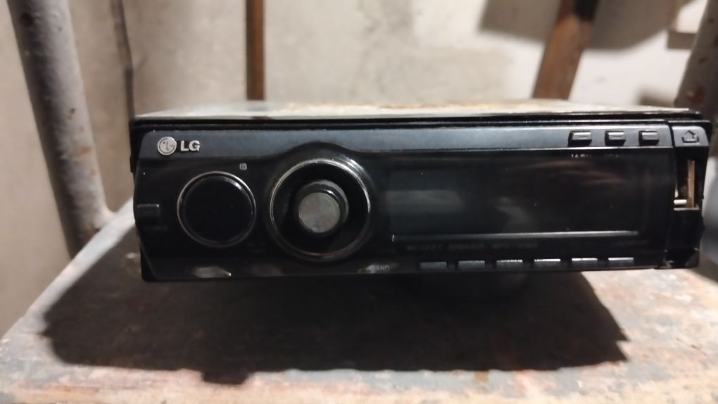 Продам LG магнітолу , магнітофон в машину