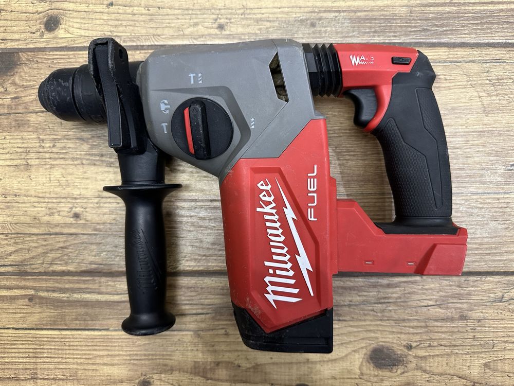 Młotowiertarka udarowa, młot Milwaukee M18 FHX - 2021