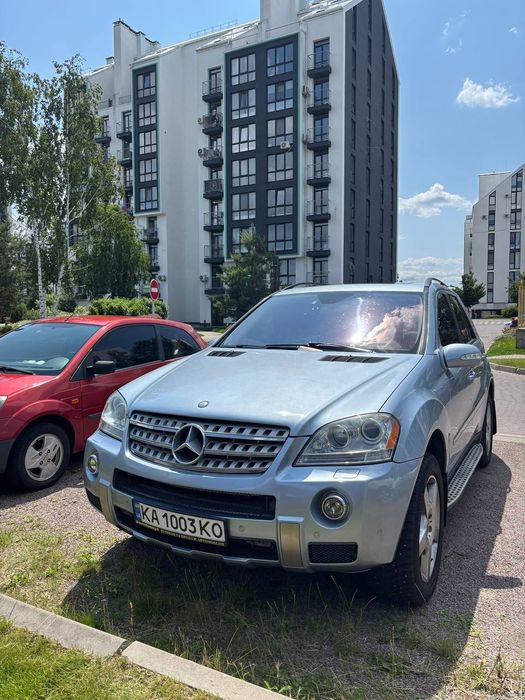 Mercedes-Benz ML-500