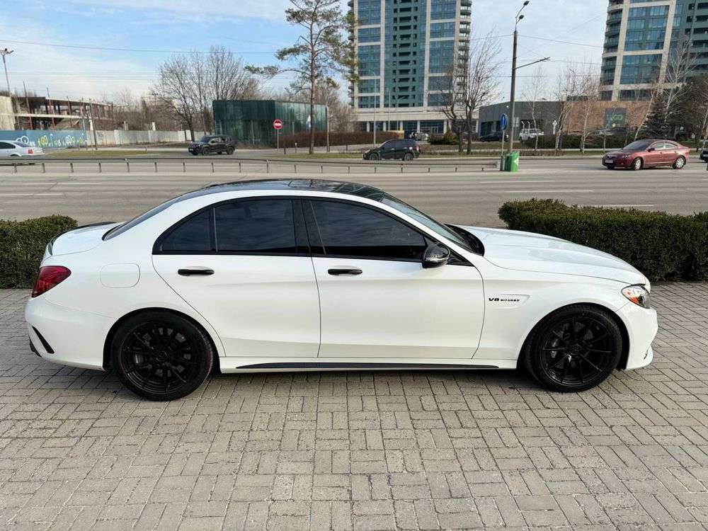 Mercedes C63 AMG