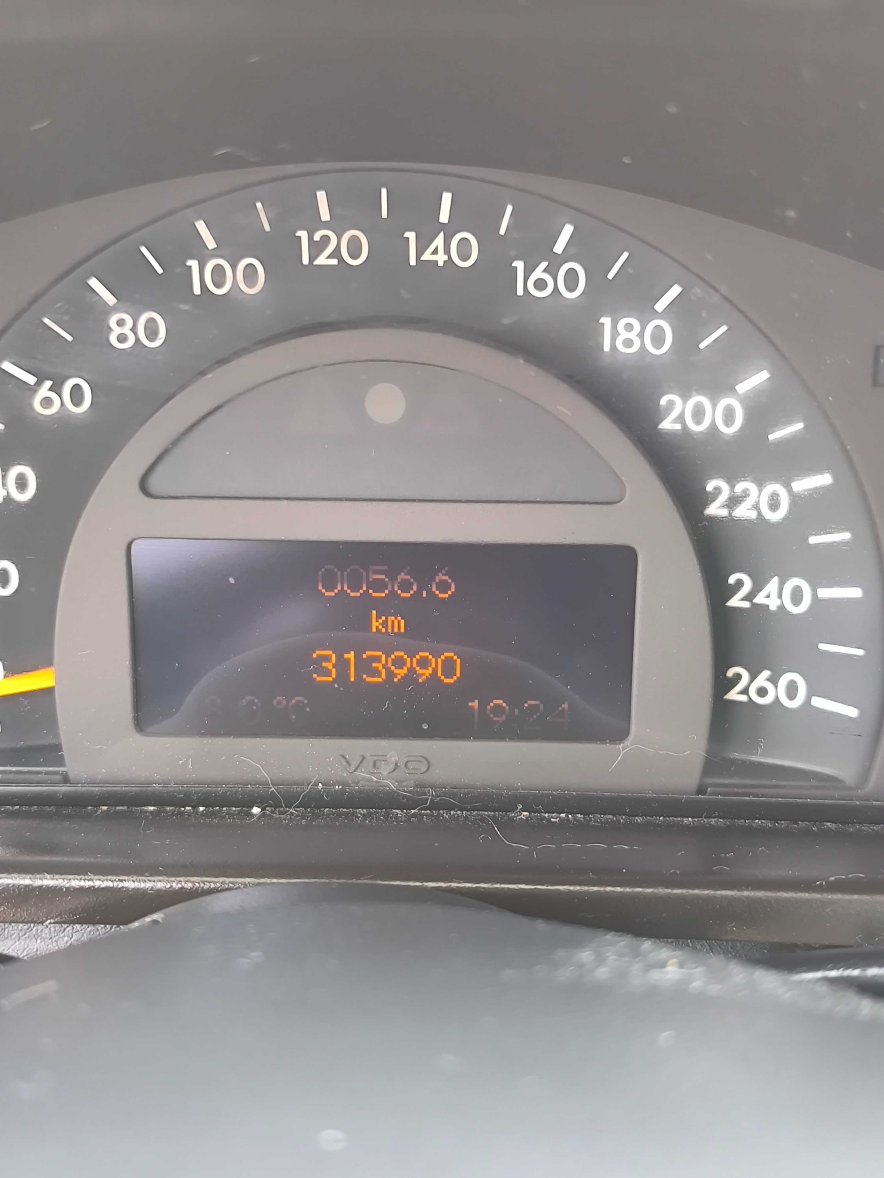 Mercedes carinha C200