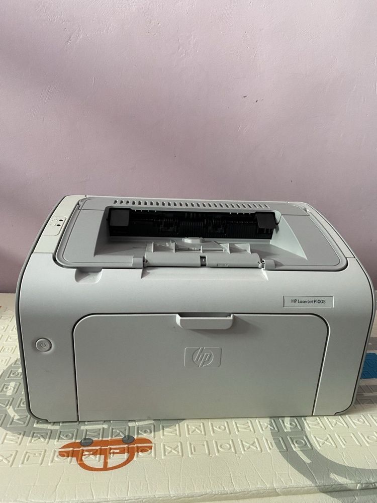 Принтер HP LaserJet P1005 плюс новый картридж