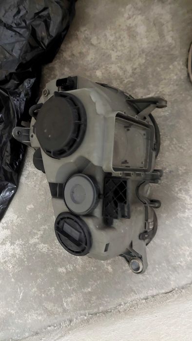 Farol / ótica para Mercedes W210 lado direito (passageiro) bom estado.