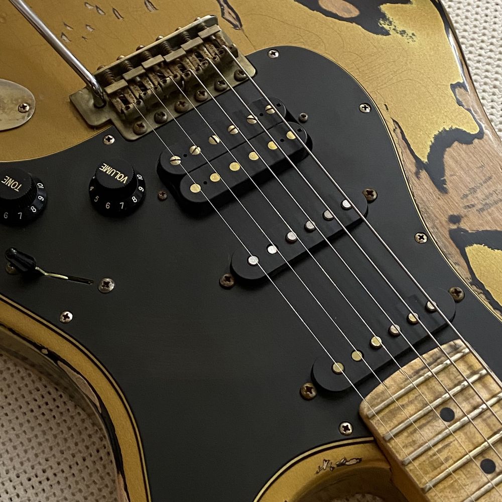 Siggi Brown stratocaster relic strat-style guitar RUN