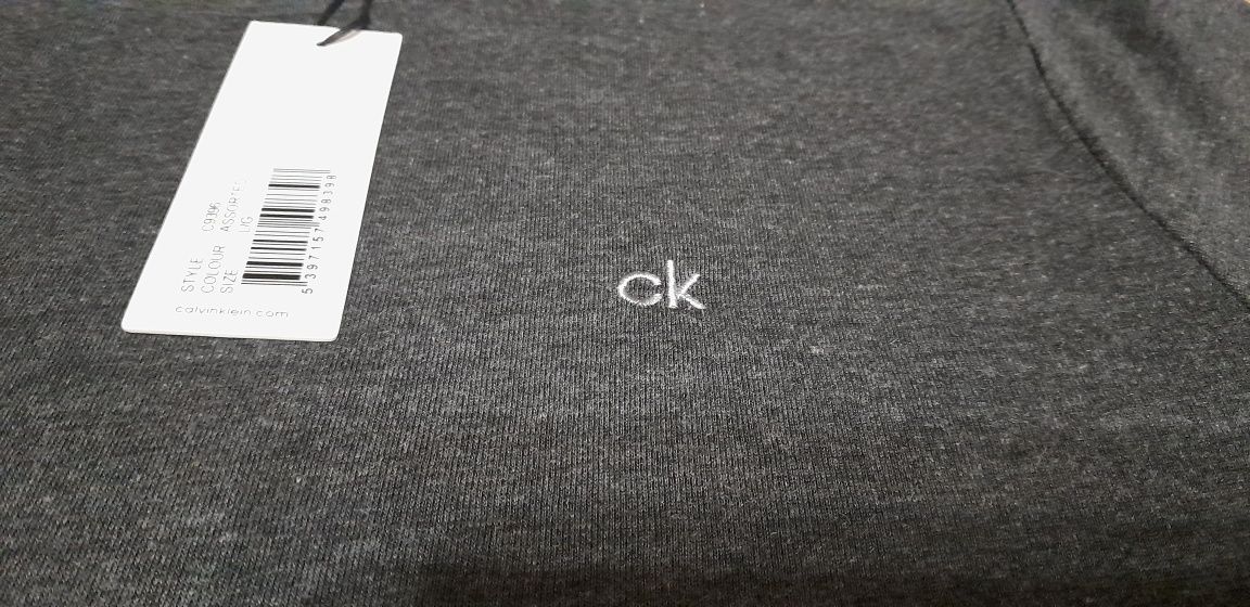 Koszulka męska Calvin Klein.L,XL.NOWA.Cena 70 zł.ZAPRASZAM.