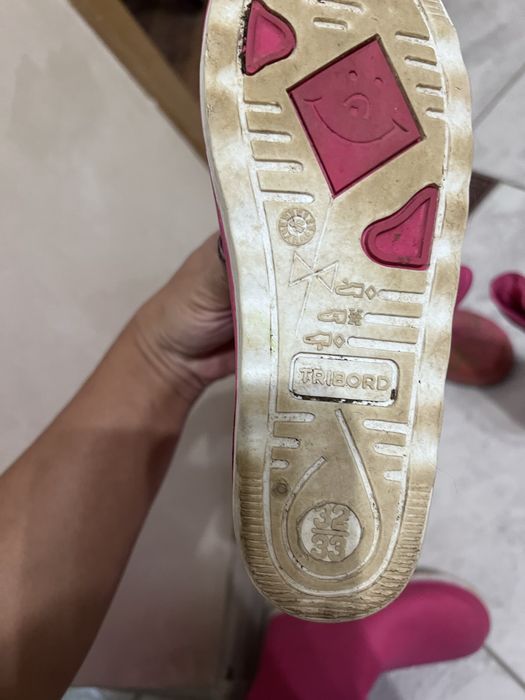 Гумачки на дівчинку