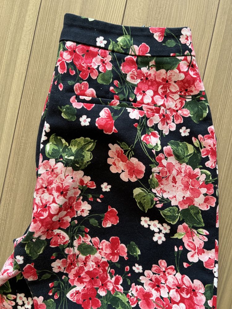 Reserved spodnie w kwiaty rozm.38 / M Esmara gratis