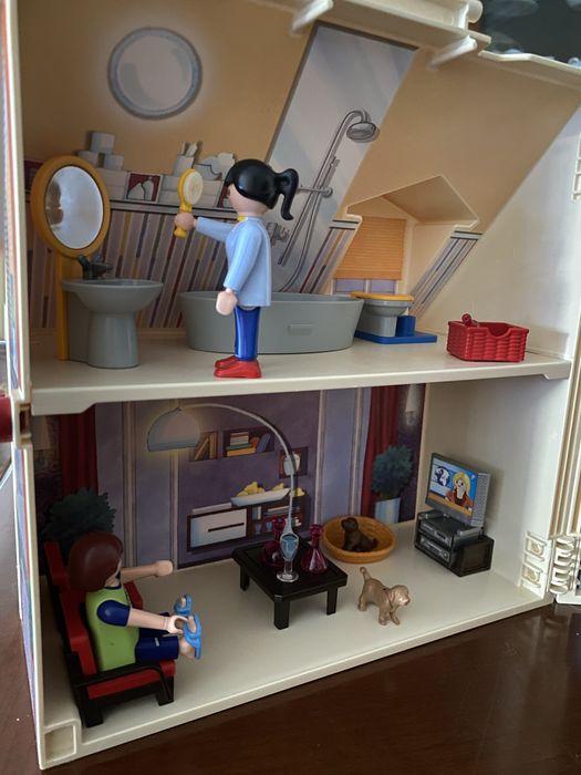 Casa playmobil em mala excelente estado